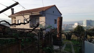 CHALET CON TERRENO FRENTE A LA RESIDENCIA