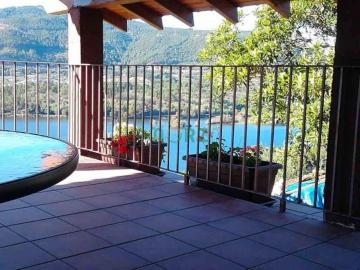 CHALET CON FINCA EN CASTRELO DE MIÑO