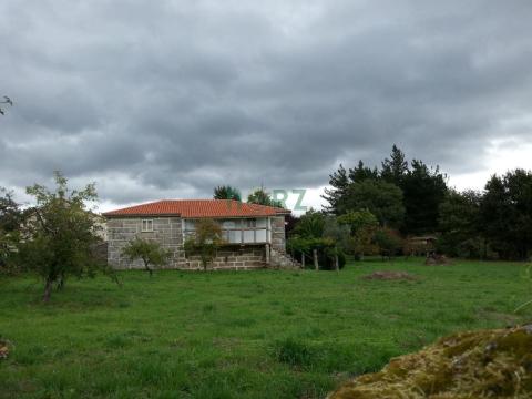 CASA PIEDRA EN ZONA CELANOVA