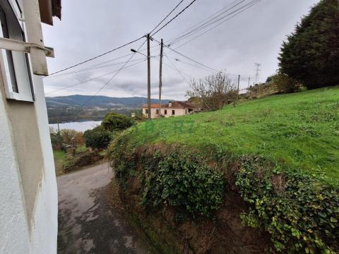 CASA REFORMADA EN CASTRELO MIÑO