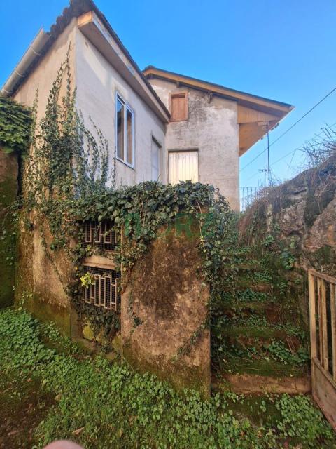 CASA PIEDRA PARA RESTAURAR EN CENLLE