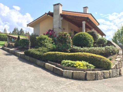Chalet con piscina en Pereiro de Aguiar