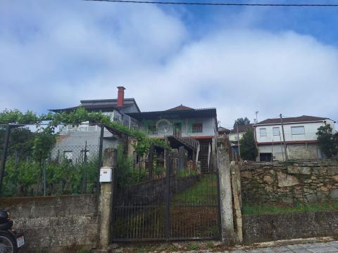 CASA CON FINCA EN CARBALLEDA DE  AVIA