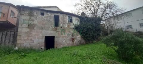 CASA PIEDRA CON FINCA LEIRO