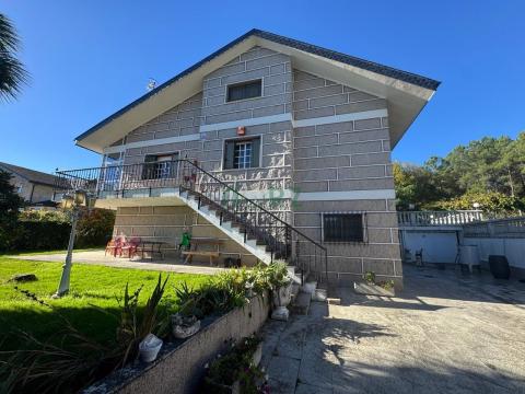 CHALET DE PIEDRA EN COLES