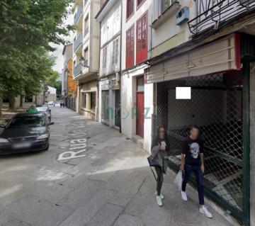 VENTA LOCAL FRENTE PLAZA DE LA TRINIDAD