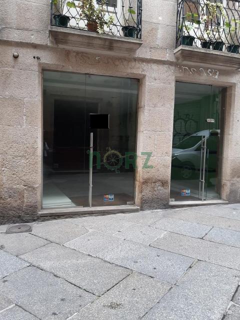 ALQUILER LOCAL SALIDA DE HUMOS RUA DA PAZ OURENSE