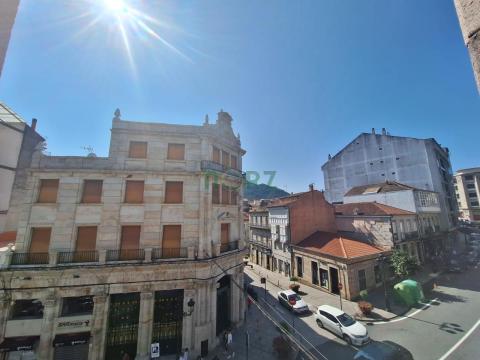 GRAN PISO EN CENTRO RIBADAVIA