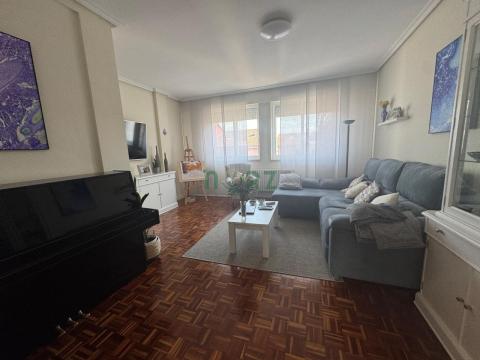 Amplio piso en la zona del Couto