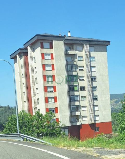 piso grande con garaje y ascensores Ribadavia